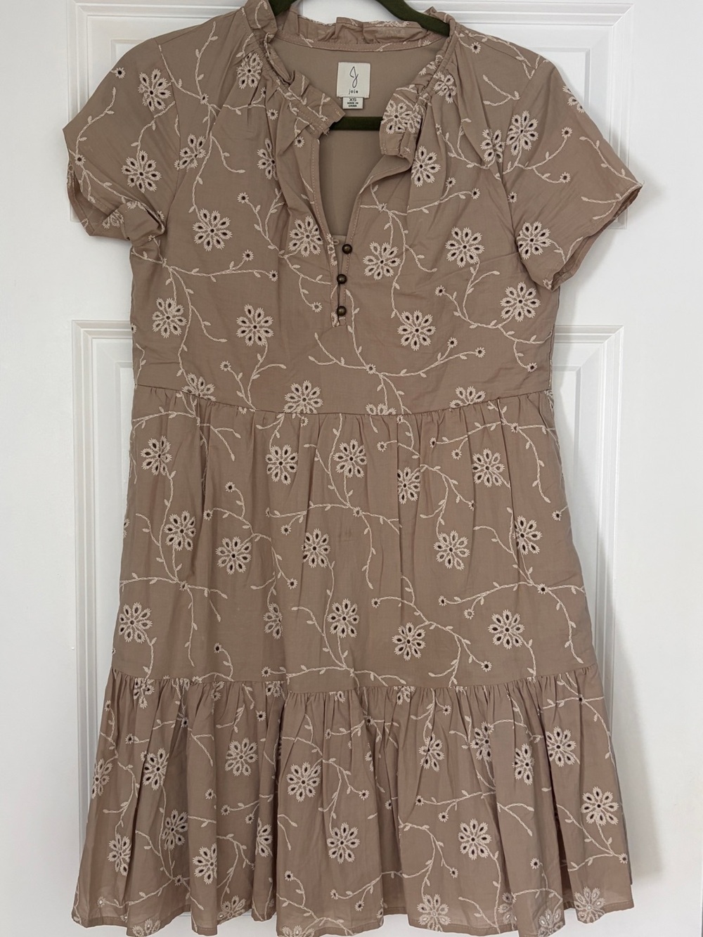 Tiered Floral Embroidered Short-Sleeve Dress - Taupe